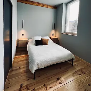 Elégant Et Moderne , Foix France